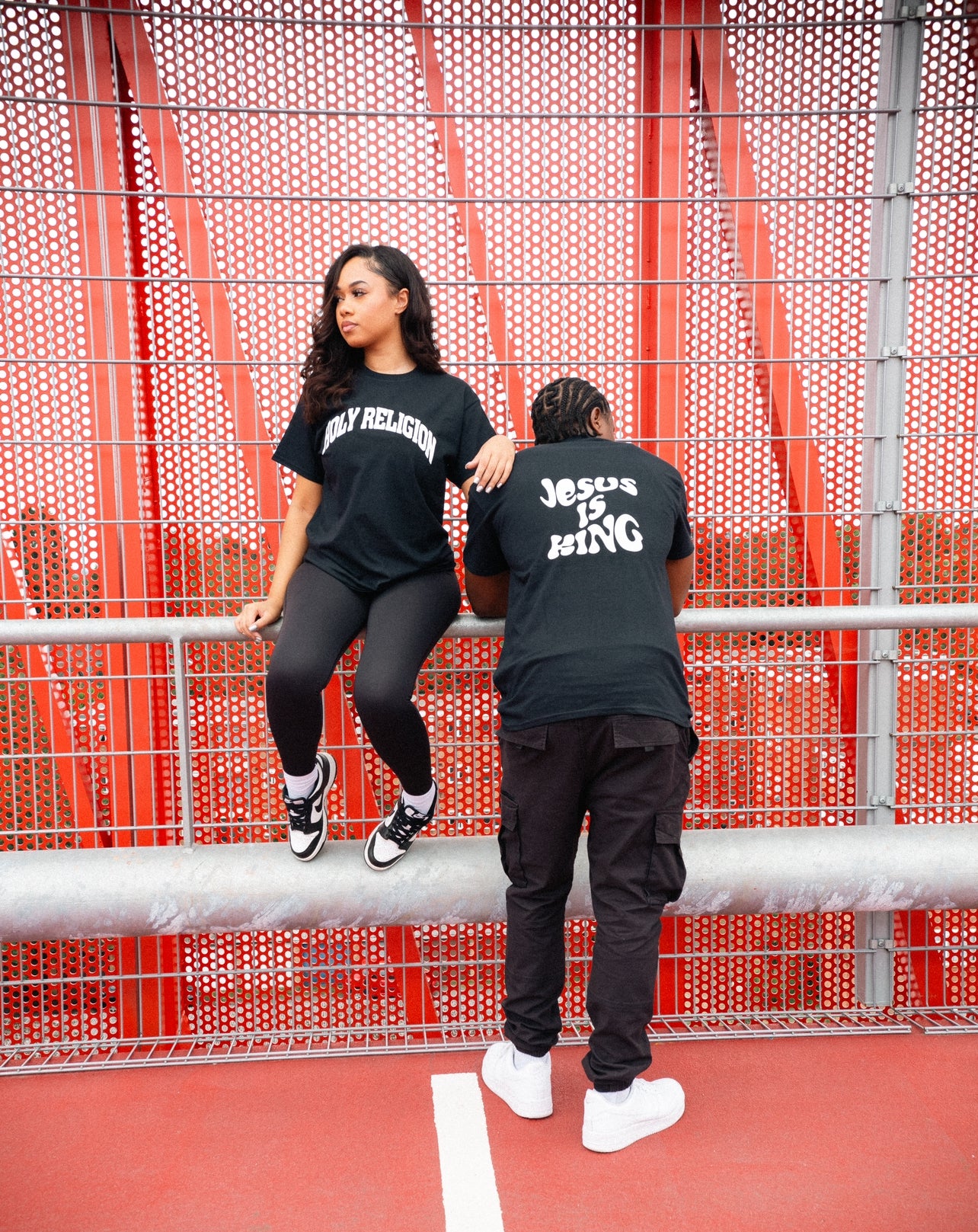 JESUS IS KING PREMIUM TEE | BLACK / WHITE