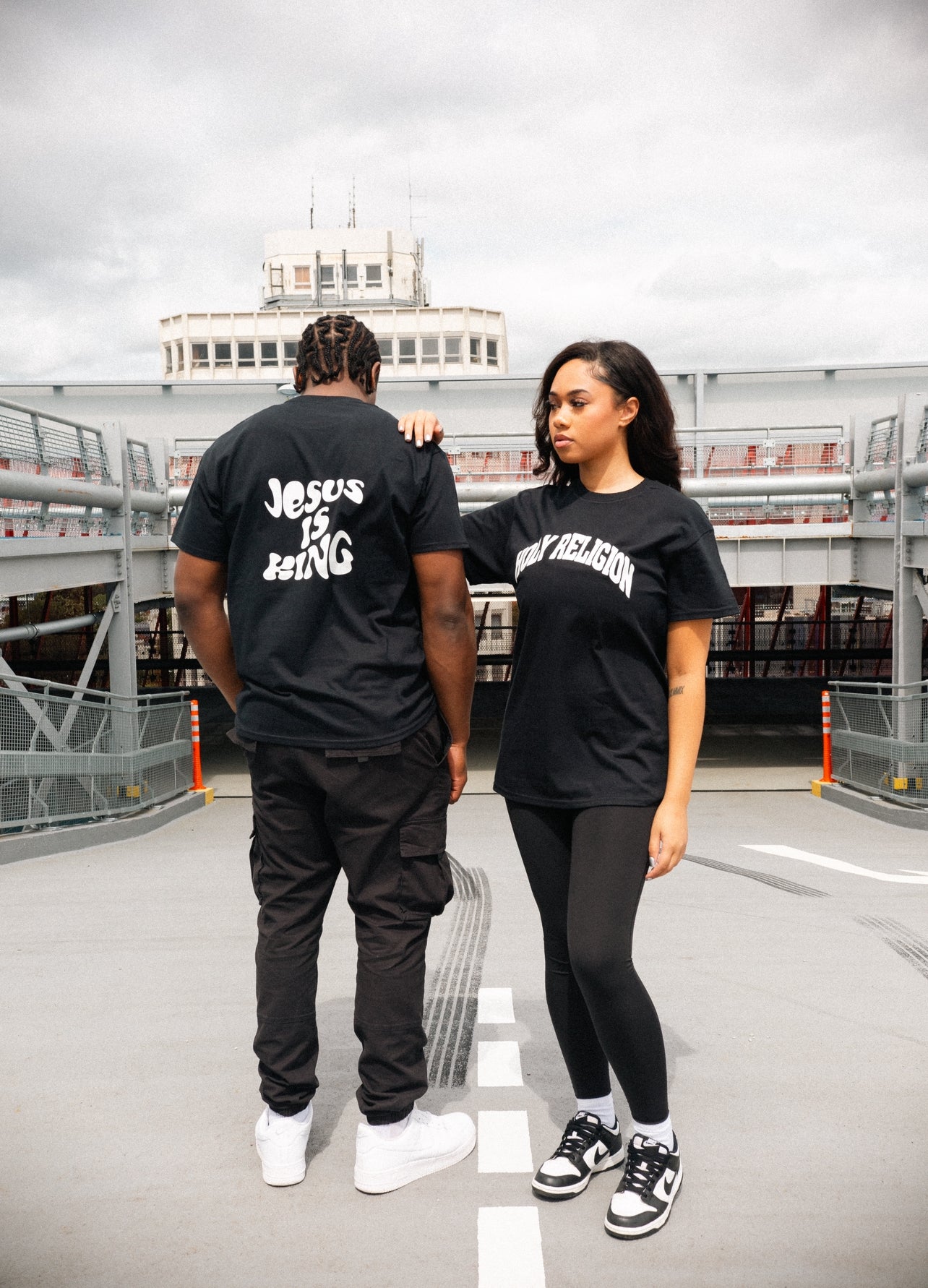 JESUS IS KING PREMIUM TEE | BLACK / WHITE