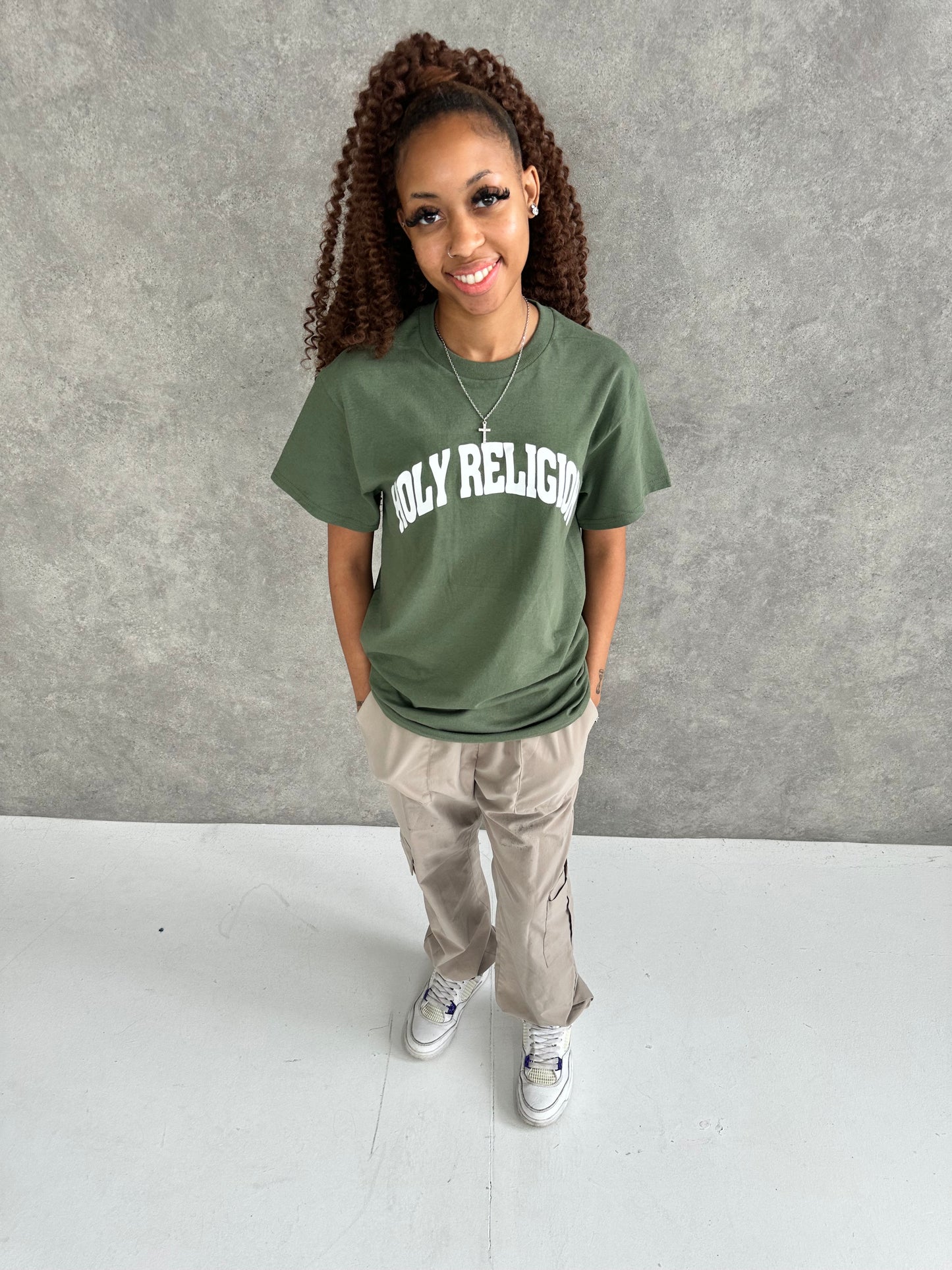 FAITH OVER FEAR PREMIUM TEE | MILITARY GREEN / WHITE