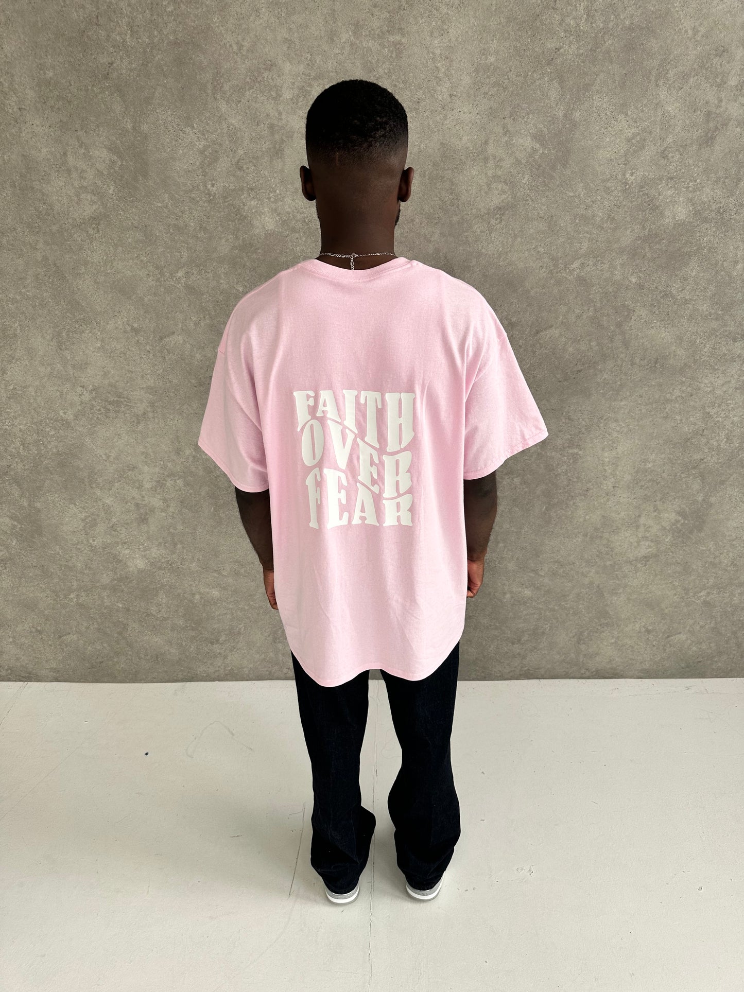 FAITH OVER FEAR PREMIUM TEE | PINK / WHITE
