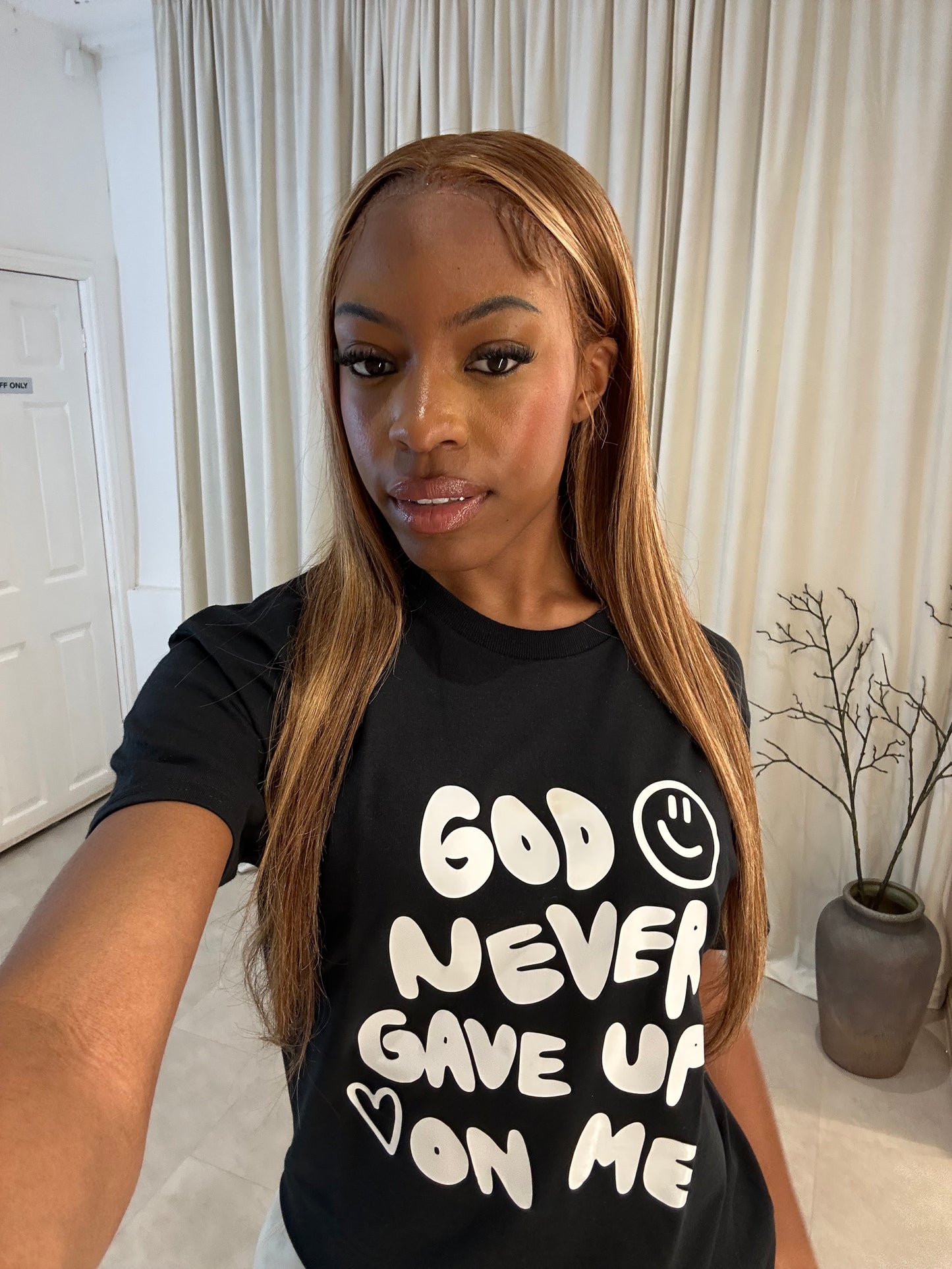 GOD NEVER GAVE UP ON ME TEE | BLACK / WHITE