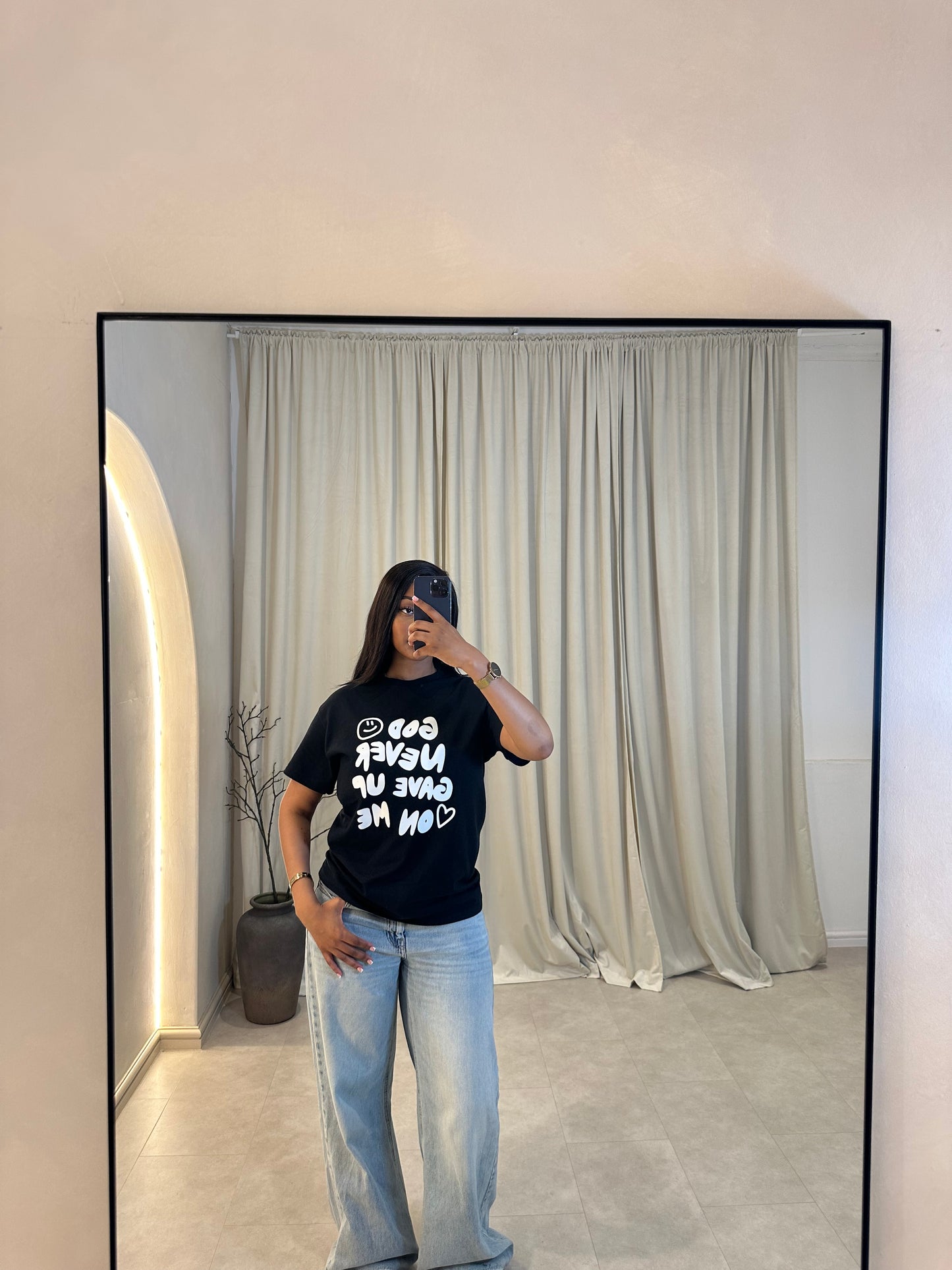 GOD NEVER GAVE UP ON ME TEE | BLACK / WHITE