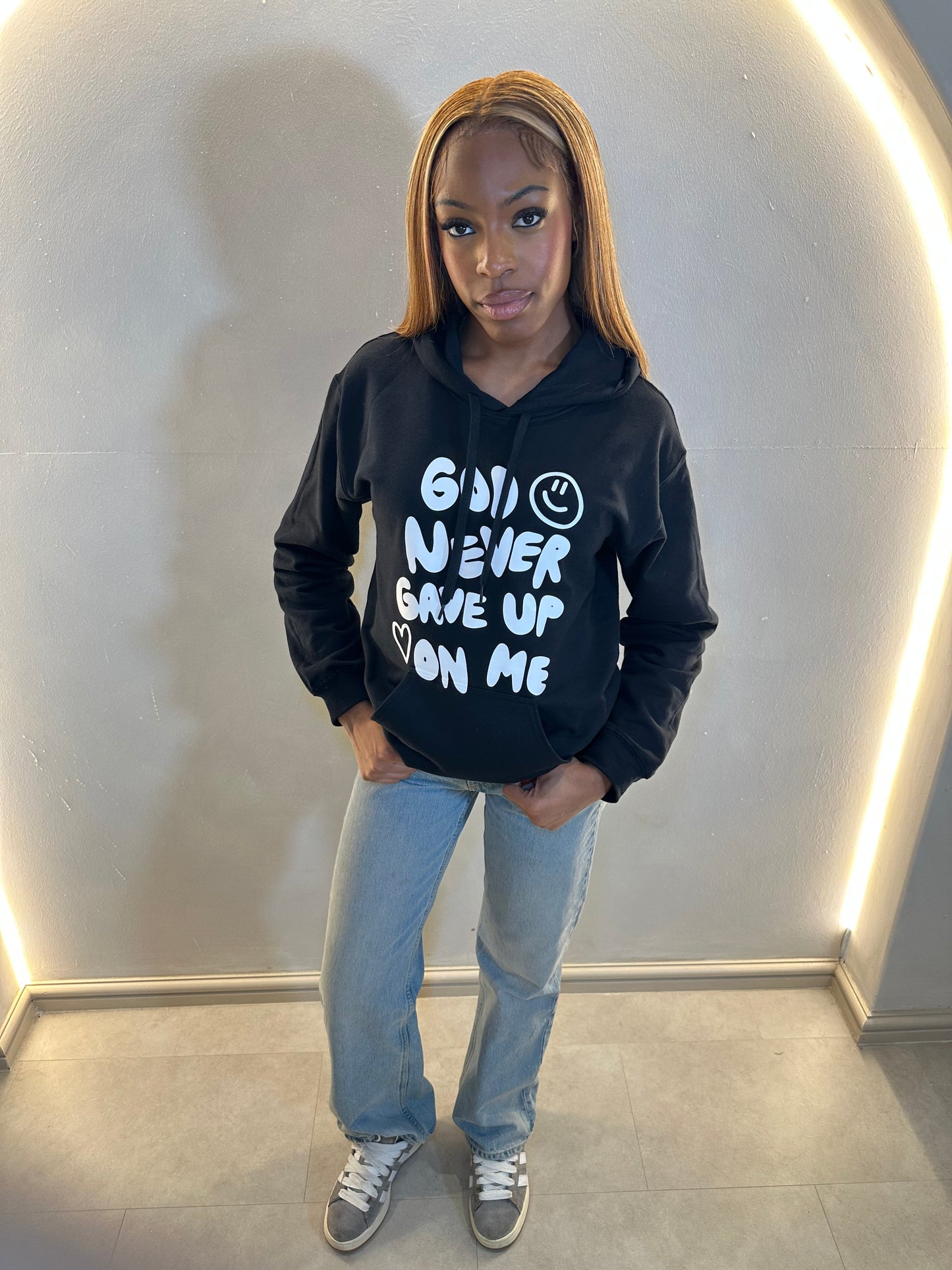 GOD NEVER GAVE UP ON ME HOODIE | BLACK / WHITE